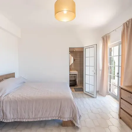 Entire In Da Luz Villa